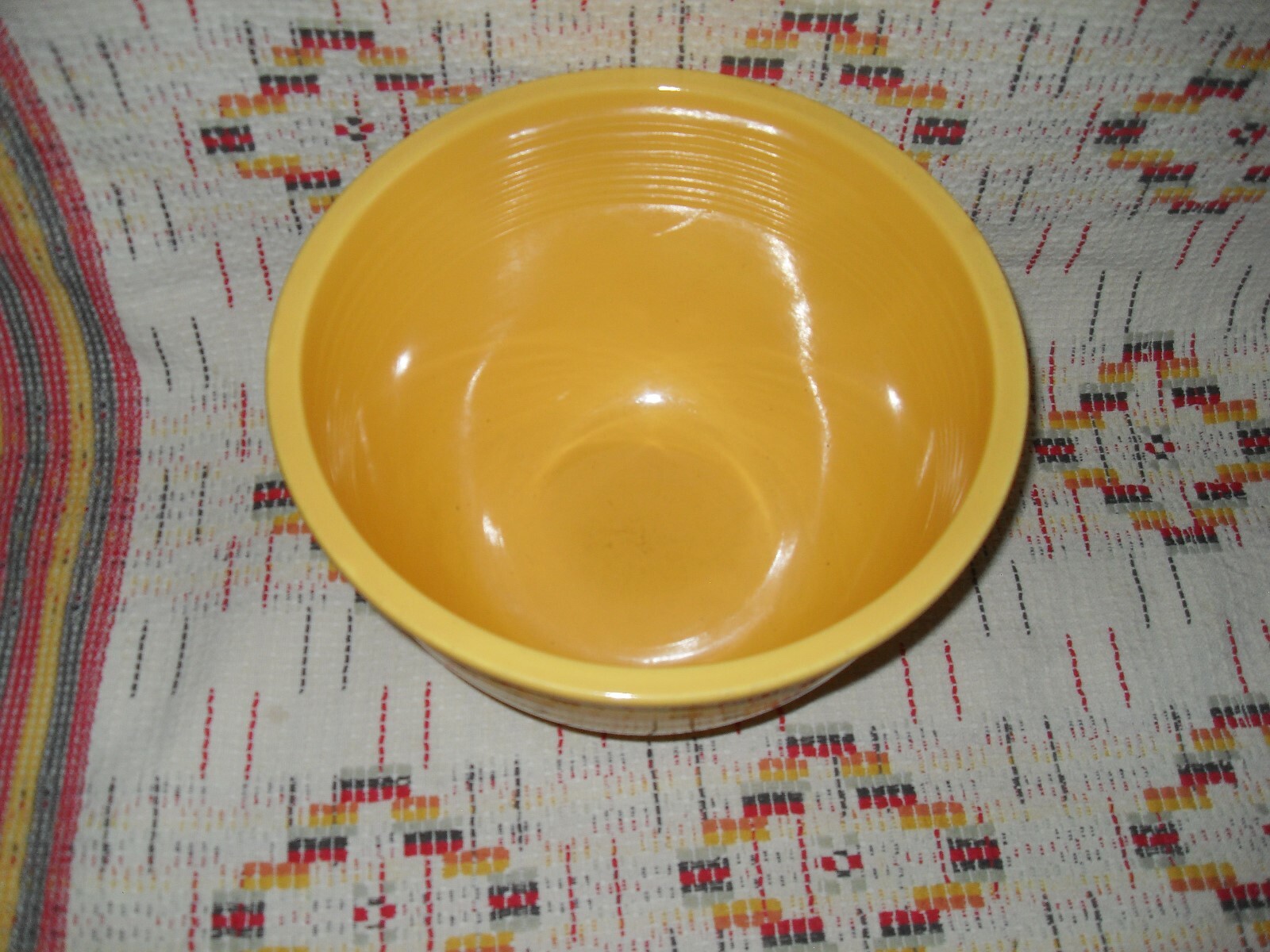 VINTAGE FIESTA  YELLOW   #7  MIXING BOWL  -FIESTAWARE -           OA2