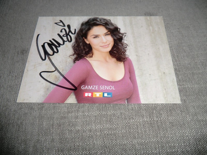Gamze Senol - Autogrammkarte Original Signiert