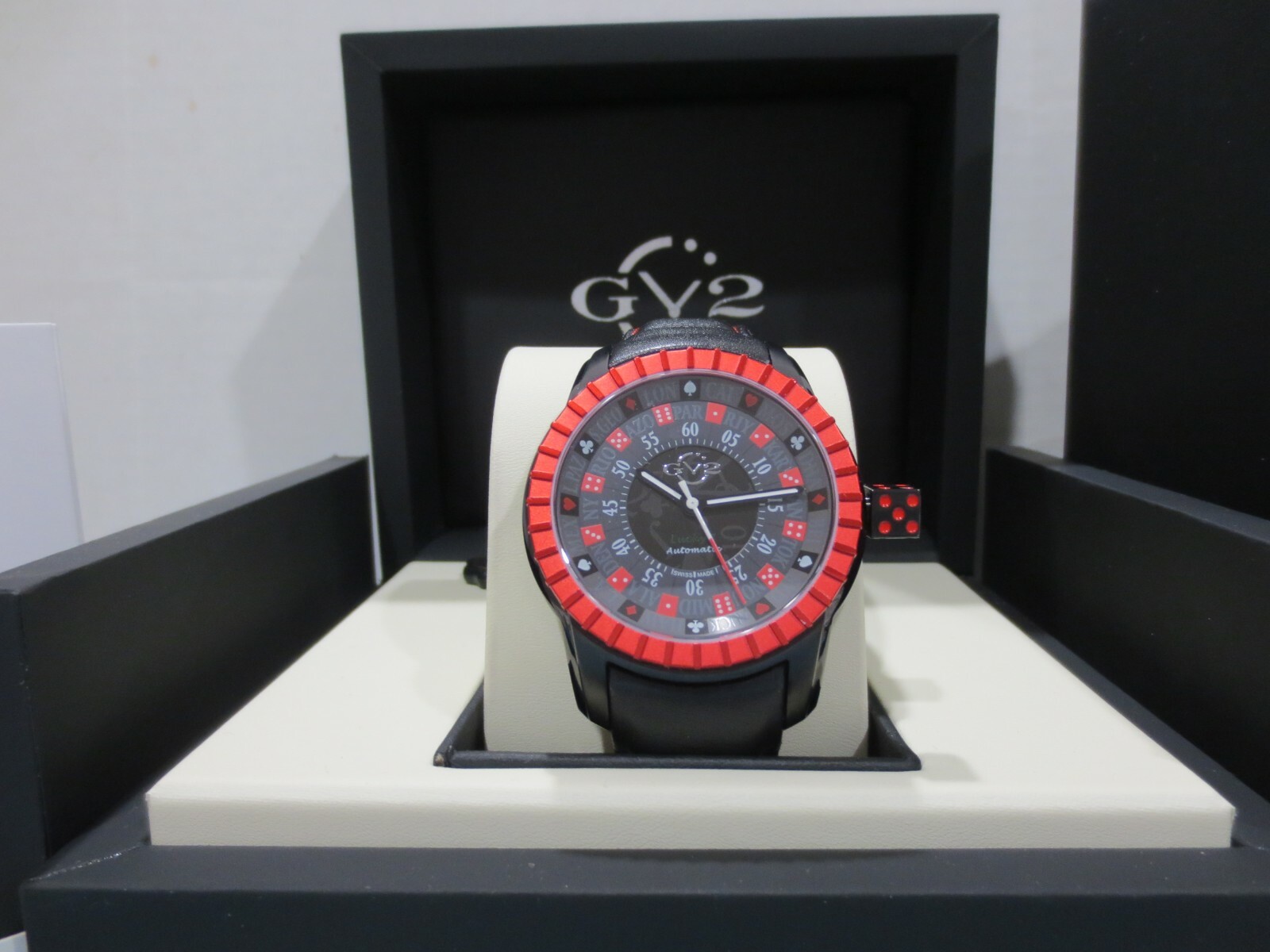 Pre-owned Gv2 By Gevril Men's 9306 Lucky 7 Automatic Red Bezel Subdial Black Leather Watch