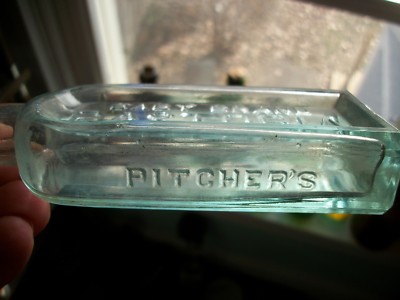 PITCHER'S BABY BRAND CASTORIA AQUA MOLD BLOWN CHILDREN'S MEDICINE FREE SHIPPING