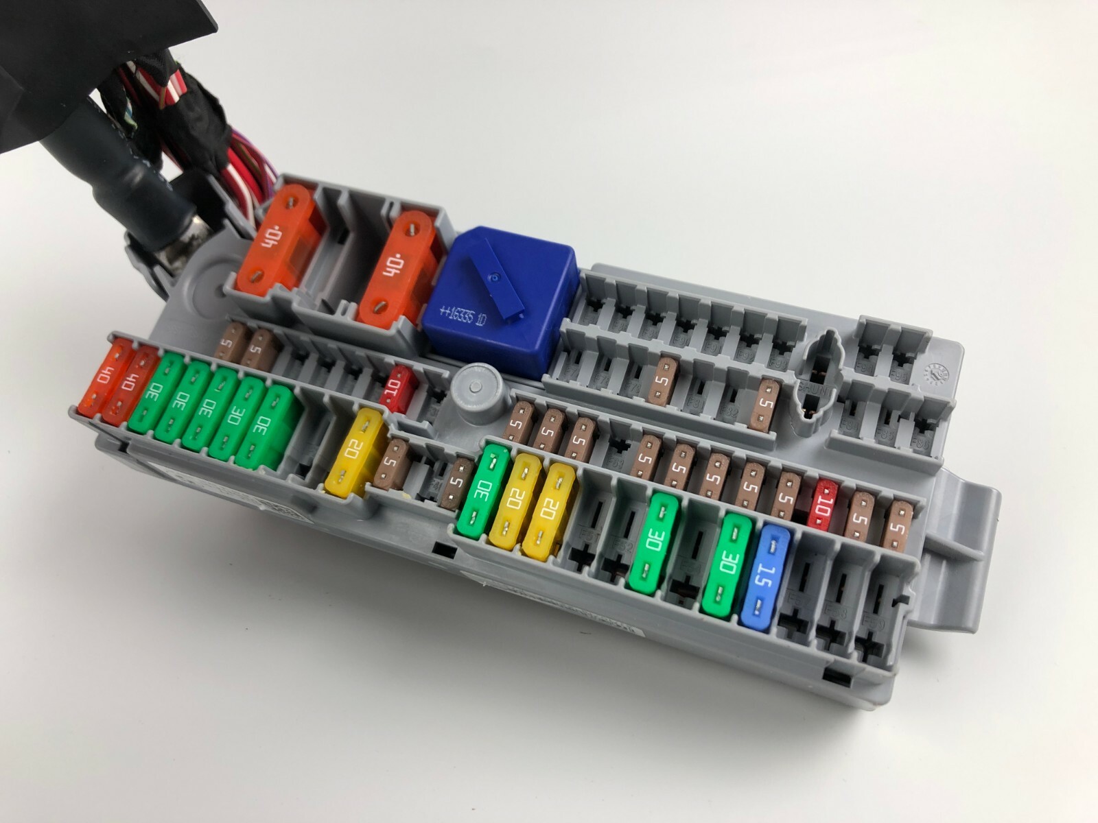 BMW 5 7 Series G11 G12 G30 G32 Power Distribution Fuse Control Fuse Box