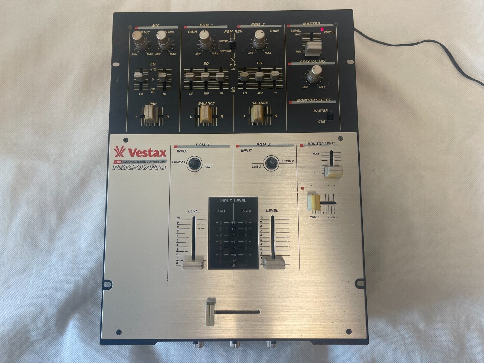 Vestax PMC-07 Pro DJ Mixer Professional Mixing Controller | eBay Vestax PMC-07 Pro DJ Mixer Professional Mixing Controller | eBay