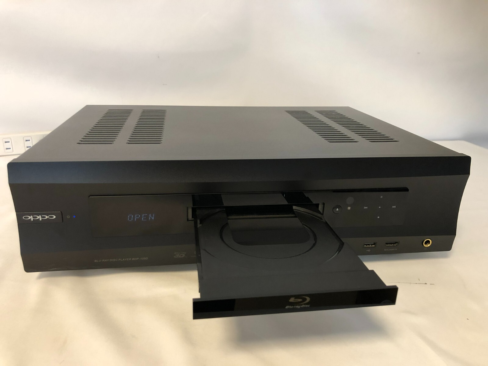 Oppo BDP-105D JP Multi Format Disc Blu Ray Player w/ Remote Oppo BDP-105D JP Multi Format Disc Blu Ray Player w/ Remote