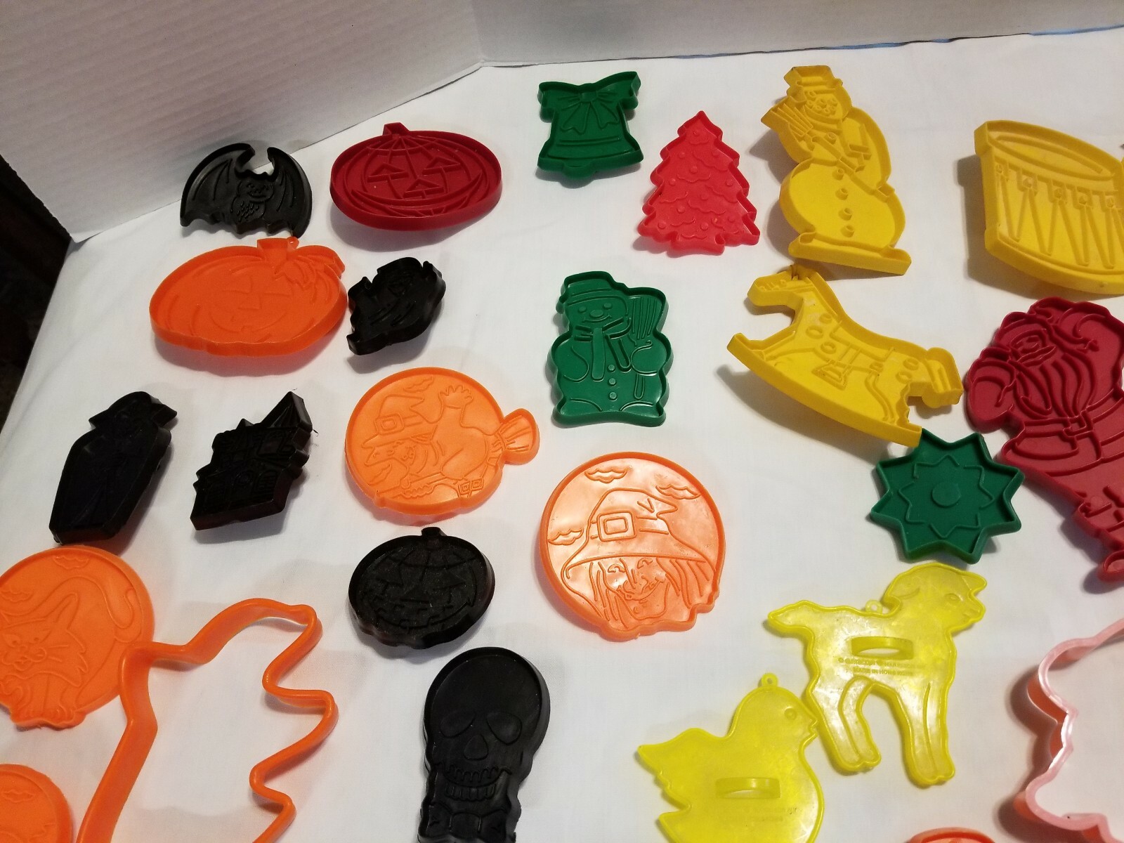 Huge Lot 50+  Vintage Plastic Cookie Cutters Hallmark Wilton Parachute Press