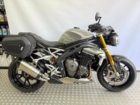 Triumph Speed Triple 1200 RS. !! FULL TRIUMPH HISTORY !!