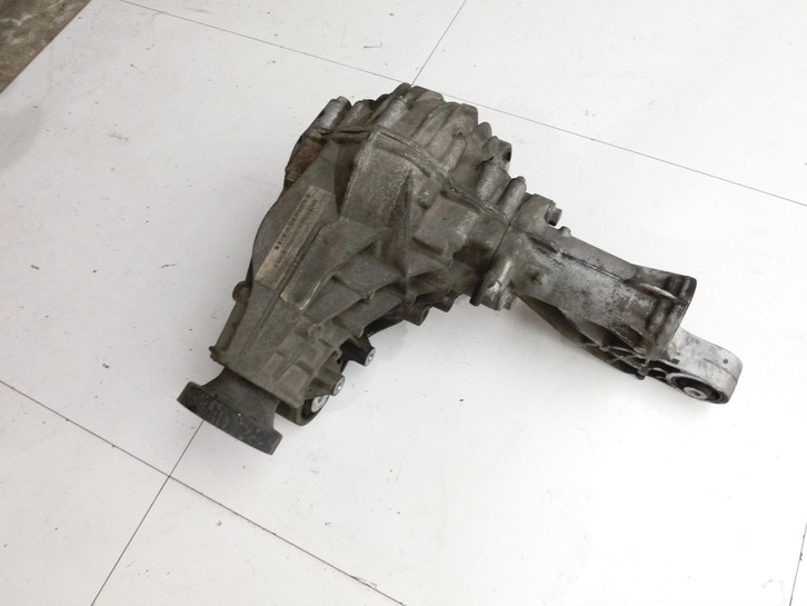 Mercedes W251 R350 10-13  CDI 3,0 195KW 4WD Differential Vorderachsgetriebe Vorne 2,92 Mercedes W251 R350 10-13... Vorschau 2