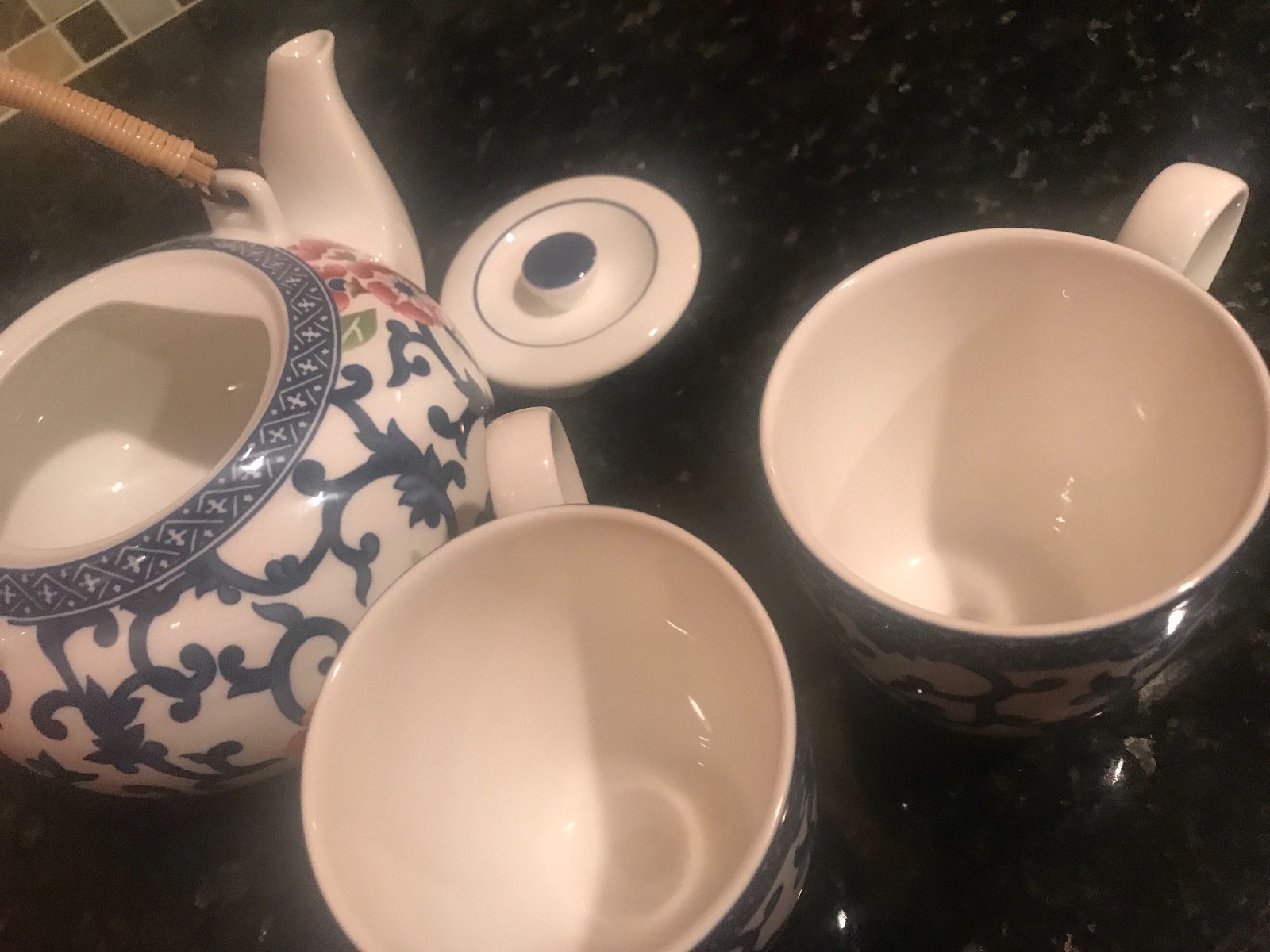 Ralph Lauren Mandarin Blue White  Floral Oriental Teapot 2 cups mugs