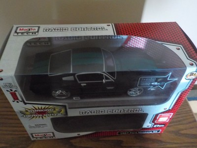 new Maisto 1967 Ford Mustang GT Radio Control Vehicle 1:24 IN BOX