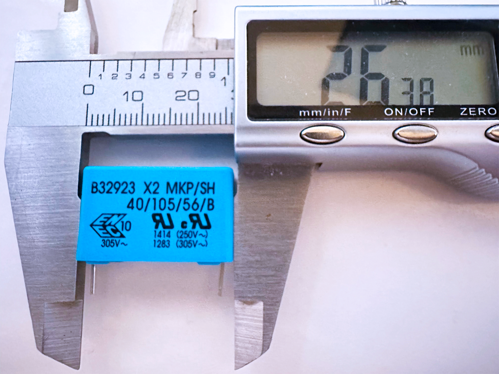 5PCS B32923C3474M000 X2 MKP/SH EPCOS 0.47uF 470nF 305VAC 20% X2 Safety Capacitor