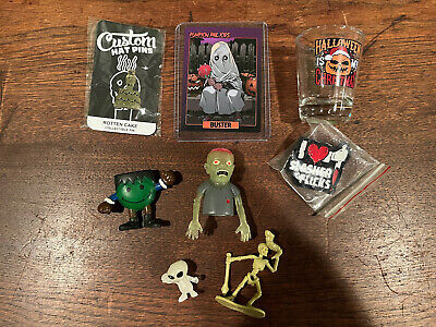 HORROR MOVIE SWAG LOT Halloween Shot Glas Slasher Enamel Pin Figure Trading Card