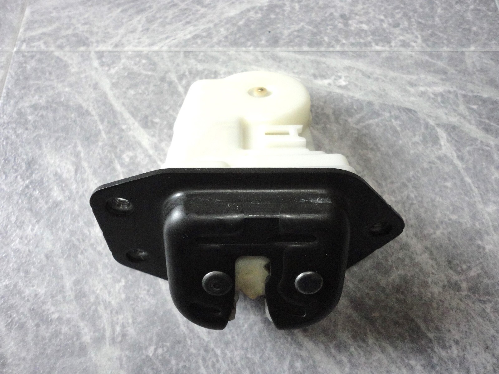 NISSAN SERENA FC26 C26 C25 Genuine Back Door Lock Actuator 90502