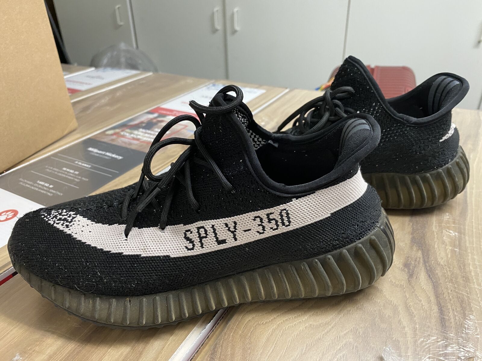 Size 9.5 - Adidas Yeezy Boost 350 V2 Low Oreo (2021) BY1604 Size 9.5 - Adidas Yeezy Boost 350 V2 Low Oreo (2021) BY1604