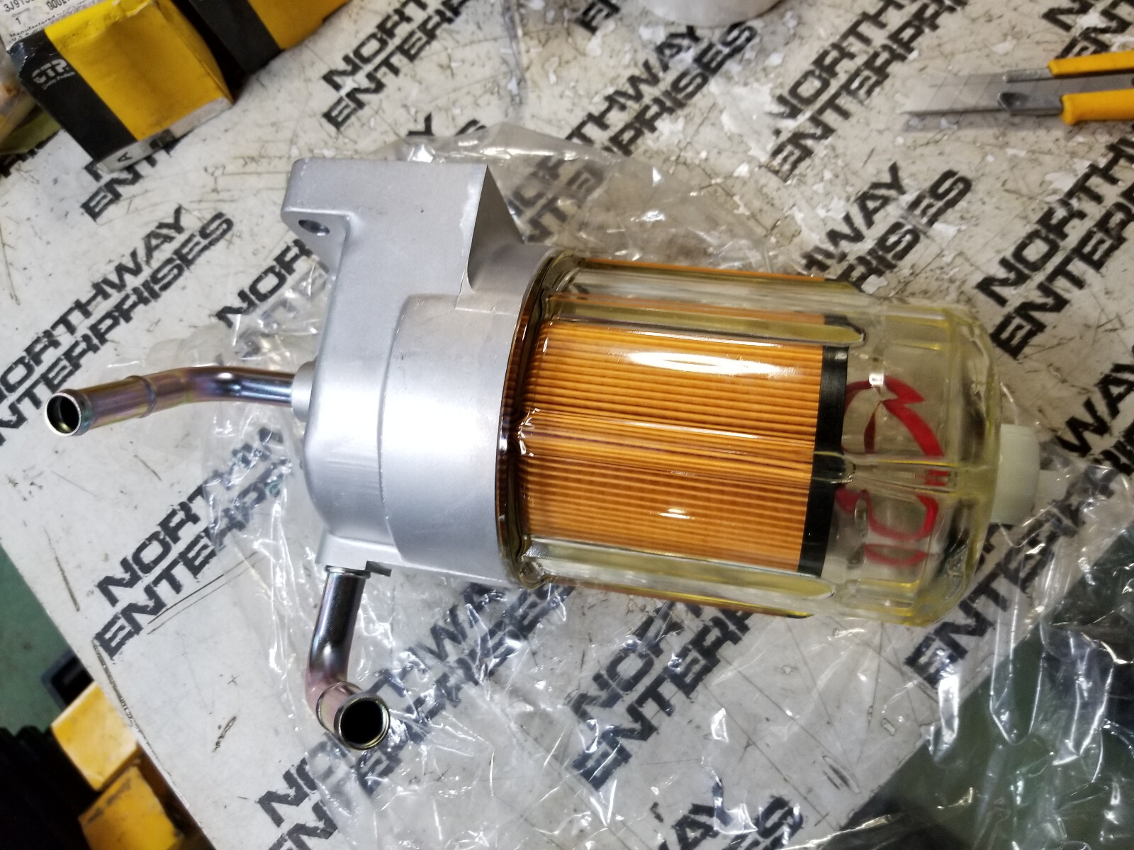 HITACHI 4654220 FUEL FILTER HOUSING - Picture 1 of 7