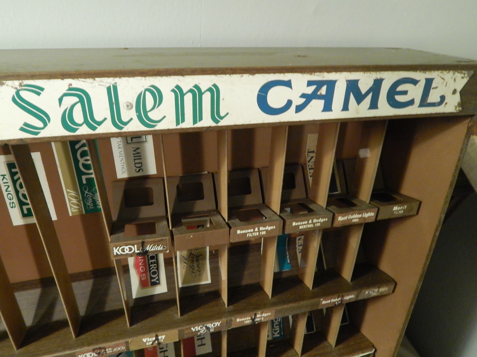 RJ Reynolds ~ Winston_Salem_Camel ~ Faux Wood METAL Cigarette DISPLAY BOX RACK