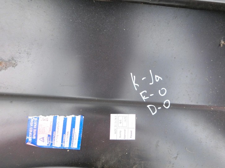 Audi A4 8E B7 04-08 Kotflügel Rechts Vorne LY3J Audi A4 8E B7 04-08 28.03.2007 8E0821106F gebraucht Vorschau 6