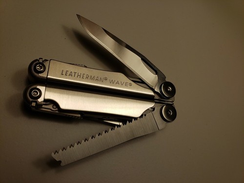 Leatherman Wave Multi Tool, 17 tools, with Nylon sheath 830040 NEW, no box