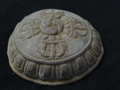 ANTIQUE  MONGOLIAN BUDDHIST HAND EMBOSSED COPPER ORNAMENT WITH CROSSED VAJRA #1