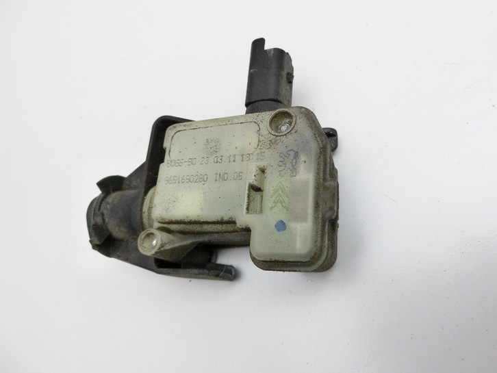 Citroen DS4 NX 11-15 Stellmotor Tankklappe Citroen DS4 NX 11-15 20.05.2011 9651690280 gebraucht Vorschau 2