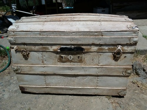 Vintage Wood Barrel-Top Trunk Treasure Chest Victorian Antique Box Old Decor