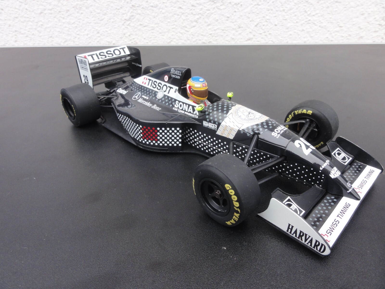 PAULS MODEL ART MERCEDES BENZ SAUBER C 13 1994 1:18 Nr 9 | eBay