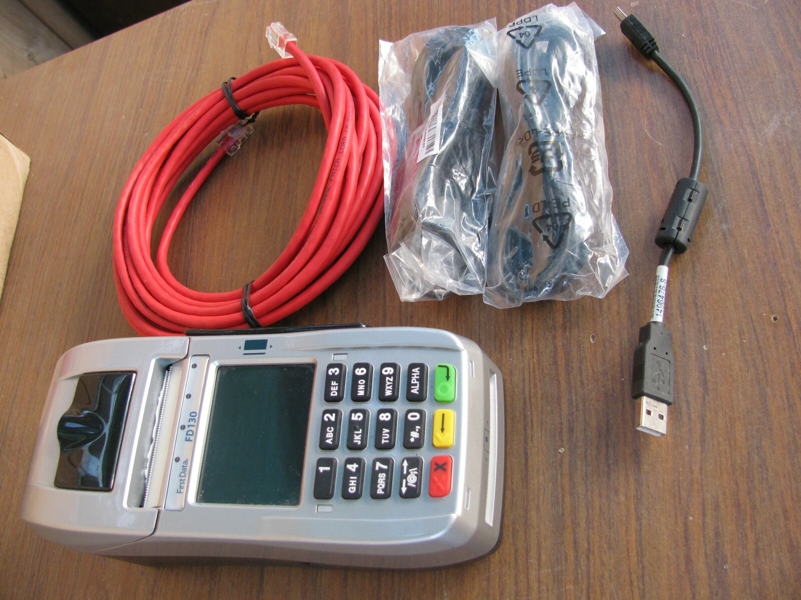 First Data FD130 Credit Card Terminal Machine + 4 cables only tested