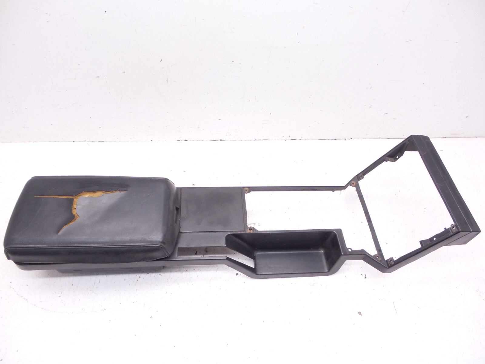 JanneDaArc　COMPLETE BOX 82-92 Camaro Upper Center Console Trim Glove Box Original GM