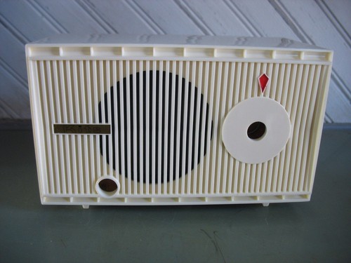 ヴィンテージ RCA Victor モデル 3-BX-671 RC短波真空管 ヴィンテージ RCA Victor モデル 3-BX-671 RC短波真空管 - メルカリ