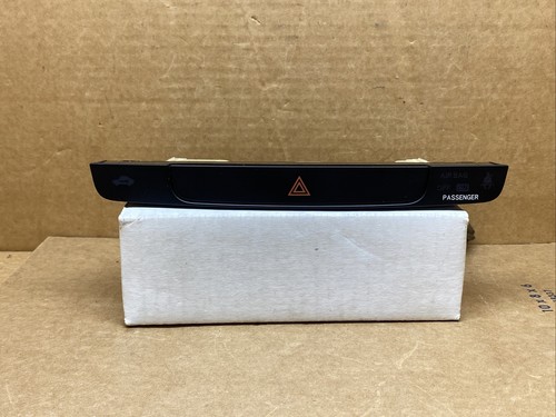 TOUCH DOWN ラントレ 2008-2012 Toyota Highlander Center Dash Hazard Switch Push