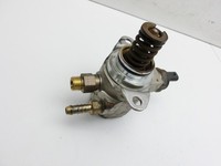 VW Golf VI 6 09-13 TSI 1,2 77KW Einspritzpumpe Hochdruckpumpe Benzinpumpe VW Golf VI 6 09-13 15.10.2012 03C127026M... Vorschau 2