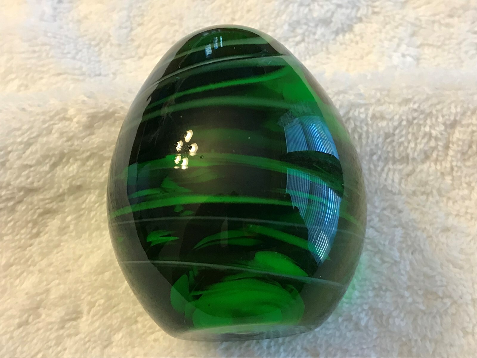 2003 White House Easter Egg / Green Swirl Glass
