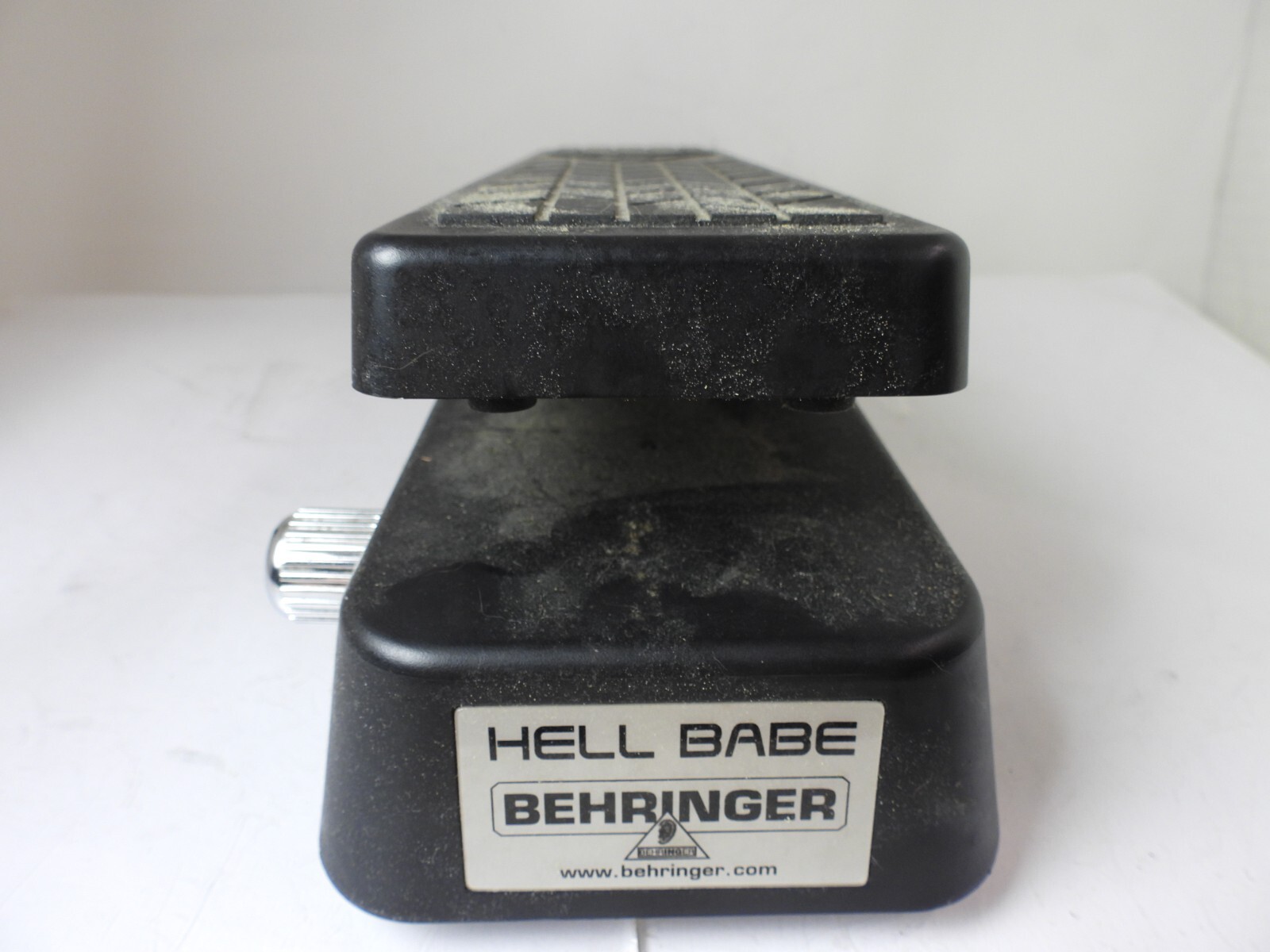 BEHRINGER HELL BABE HB01 ワウ ペダル エフェクター Behringer HB01 Hell Babe – United States