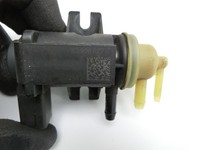 Skoda Octavia VRS III 5E 12-16 TDI 2,0 110KW Magnetventil Skoda Octavia VRS III 5E 12-16 18.12.2014 1K0906627B gebraucht Vorschau 4