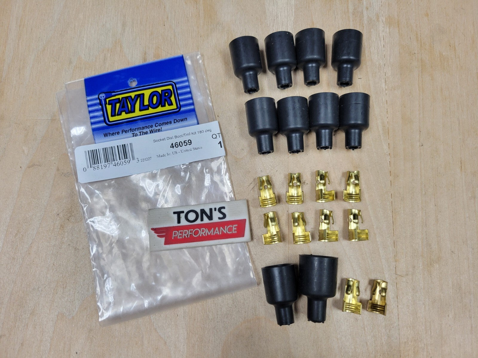 ファイル Taylor Cable 46059 Distributor Boot & Terminal Kit Straight