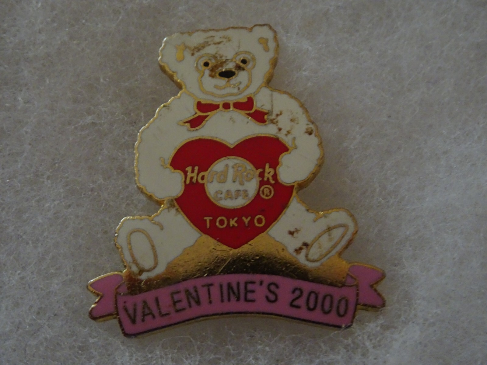 Hard Rock Cafe 名古屋 バレンタインデー 2000ピンバッジ Hard Rock CAFE 福岡 ハロウィン 2000 ピンバッジ セット - メルカリ
