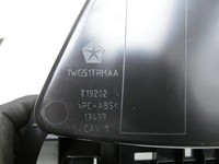 Jeep Cherokee KL 13-18 Handschuhfach Deckel Ablagefach Klappe Jeep Cherokee KL 13-18 01.01.2017 1WG51TRMAA gebraucht Vorschau 6