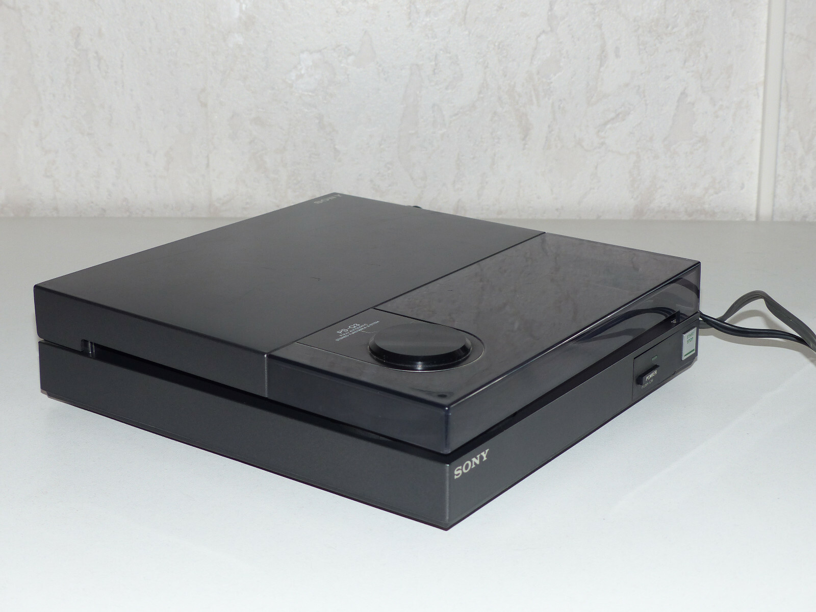 Приставка сони плейстейшен 5. Sony playstation q lite телефон. Ps q. Ps q. Портативная консоль сони пс 5.