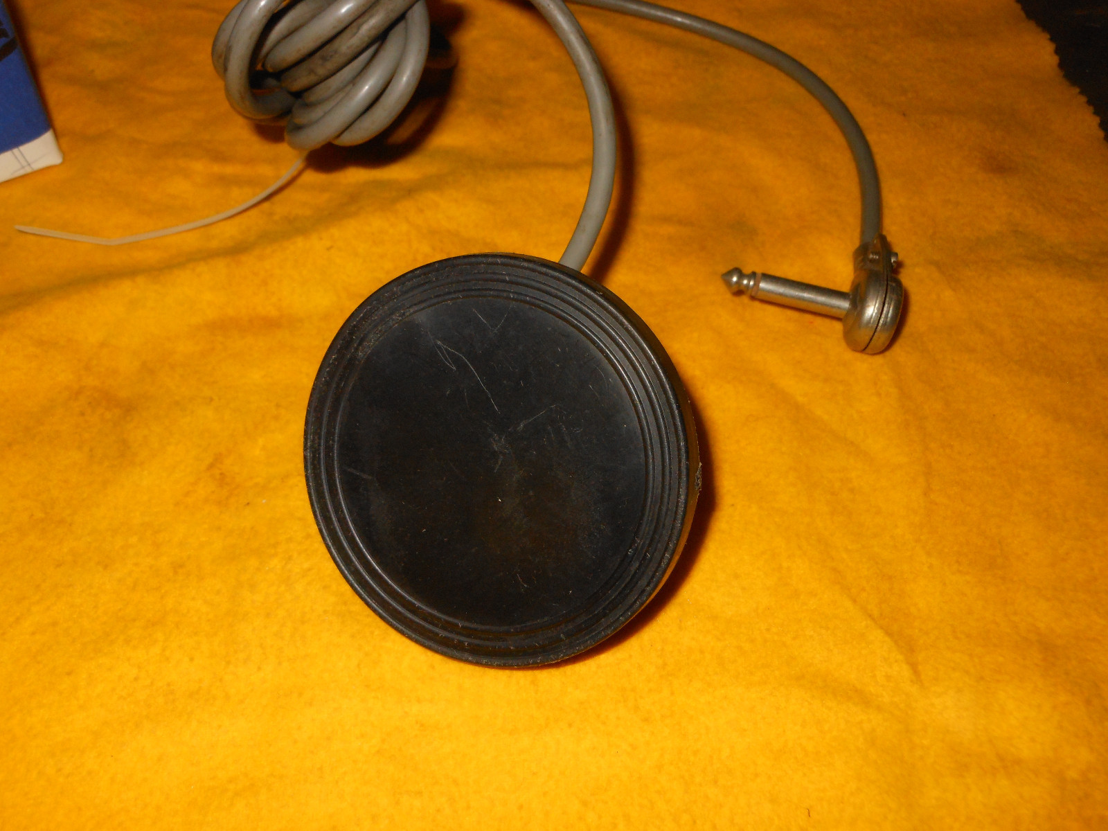 Fender 1-Button FootSwitch Foot Switch 1/4