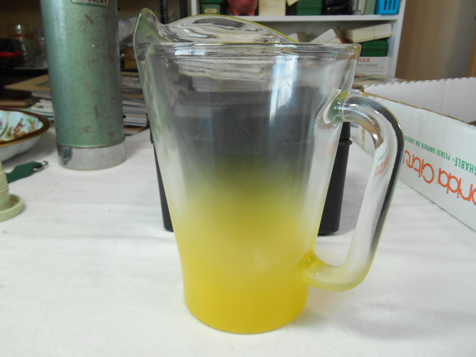 HEAVY DUTY CLEAR GLASS PITCHER FROSTED YELLOW BOTTOM 8