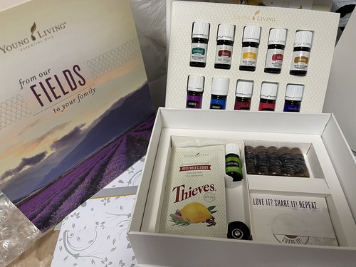 Young Living エッセンシャルオイル１０本セット Young Living エッセンシャルオイル10本セット Young Living