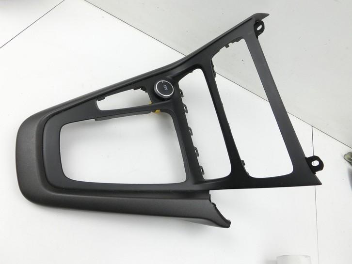 Ford Focus III 3 14-18 Blende Innen Einbaurahmen für Schaltkulisse Ford Focus III 3 14-18 30.09.2016 gebraucht Vorschau 3