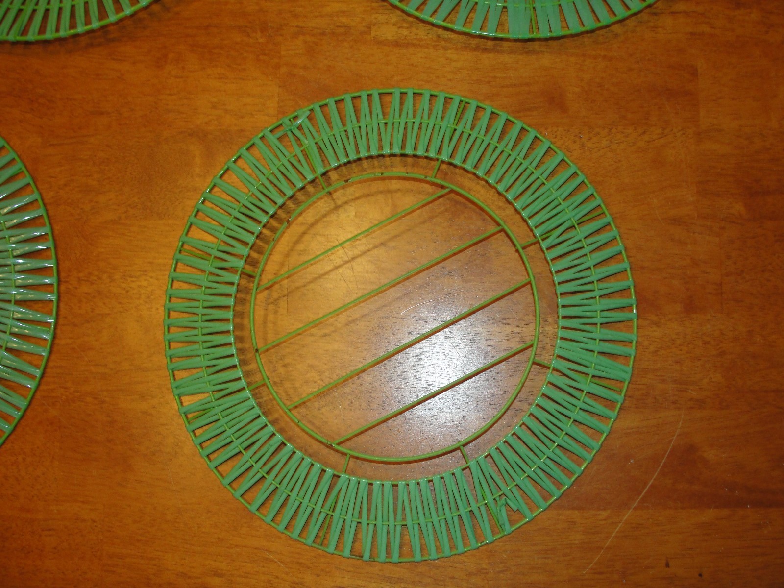 Lot 4 Vintage Metal/Plastic Paper Plate Holders Picnic Serving Trays Retro Rare