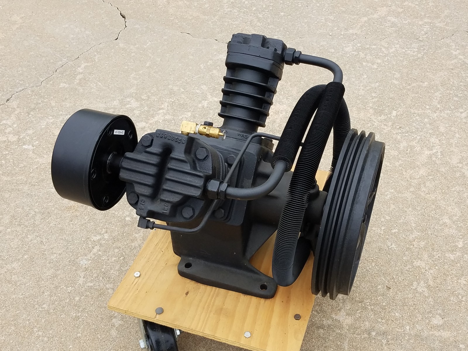 Air Compressor Pump T30 / 2475 Ingersoll Rand 24 cfm requires 7.5 HP Motor