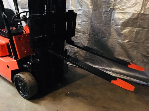 Nissan forklift  4700 lb lift  LP