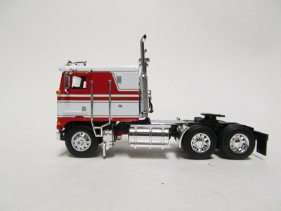 DCP / FIRST GEAR 1/64 SCALE KENWORTH K-100 FLAT TOP, RED & WHITE GOLD PIN STRIPE