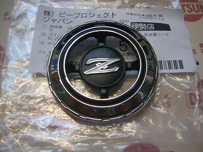 DATSUN 240Z 260Z Fairlady Quarter Side Round Emblem RH