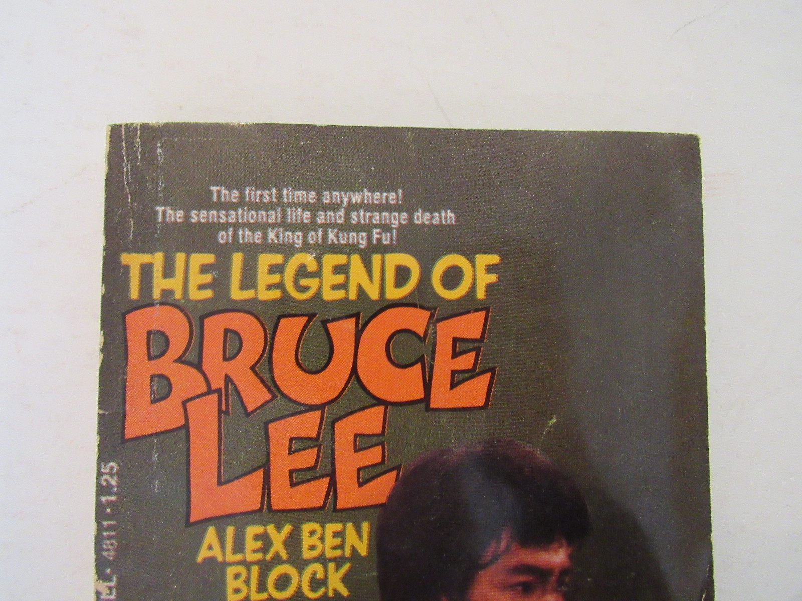Legend of Bruce Lee PBB Book w Exclusive Photos First Printing 1974 Vintage