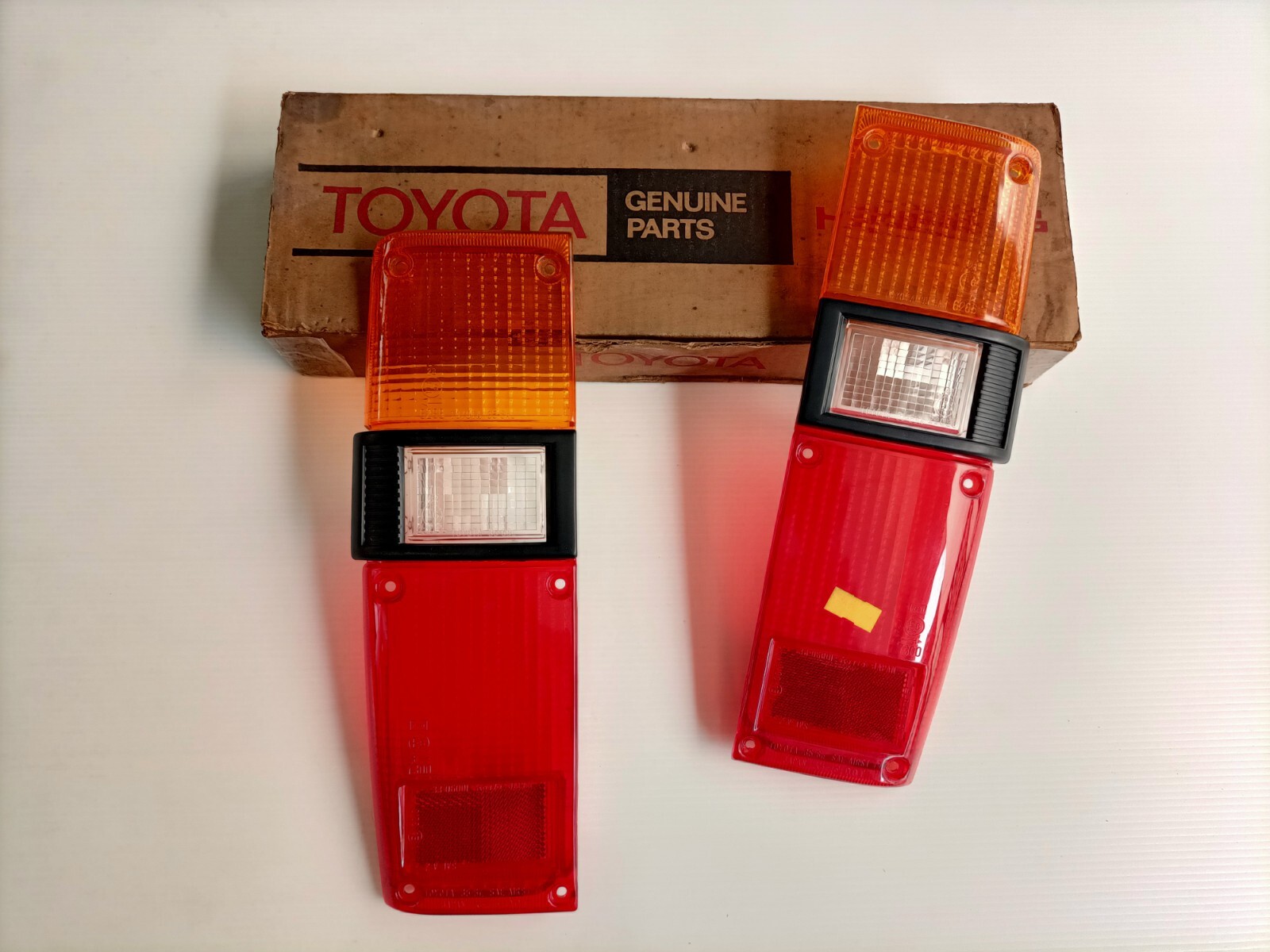 蘭46 Nos/Japan Taillight Lamp Lens L/R For TOYOTA HILUX LN30 RN30