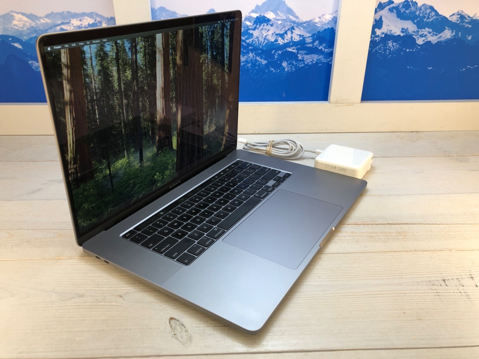 Apple MacBook Pro 2019 16
