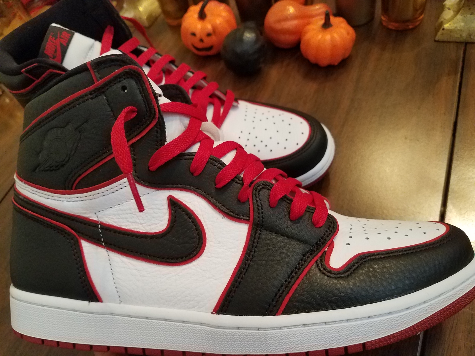 シューズ(男性用) NIKE Air Jordan 1 BLOODLINE Nike Air Jordan 1 Low SE Bloodline Shoes Utility Shoes White