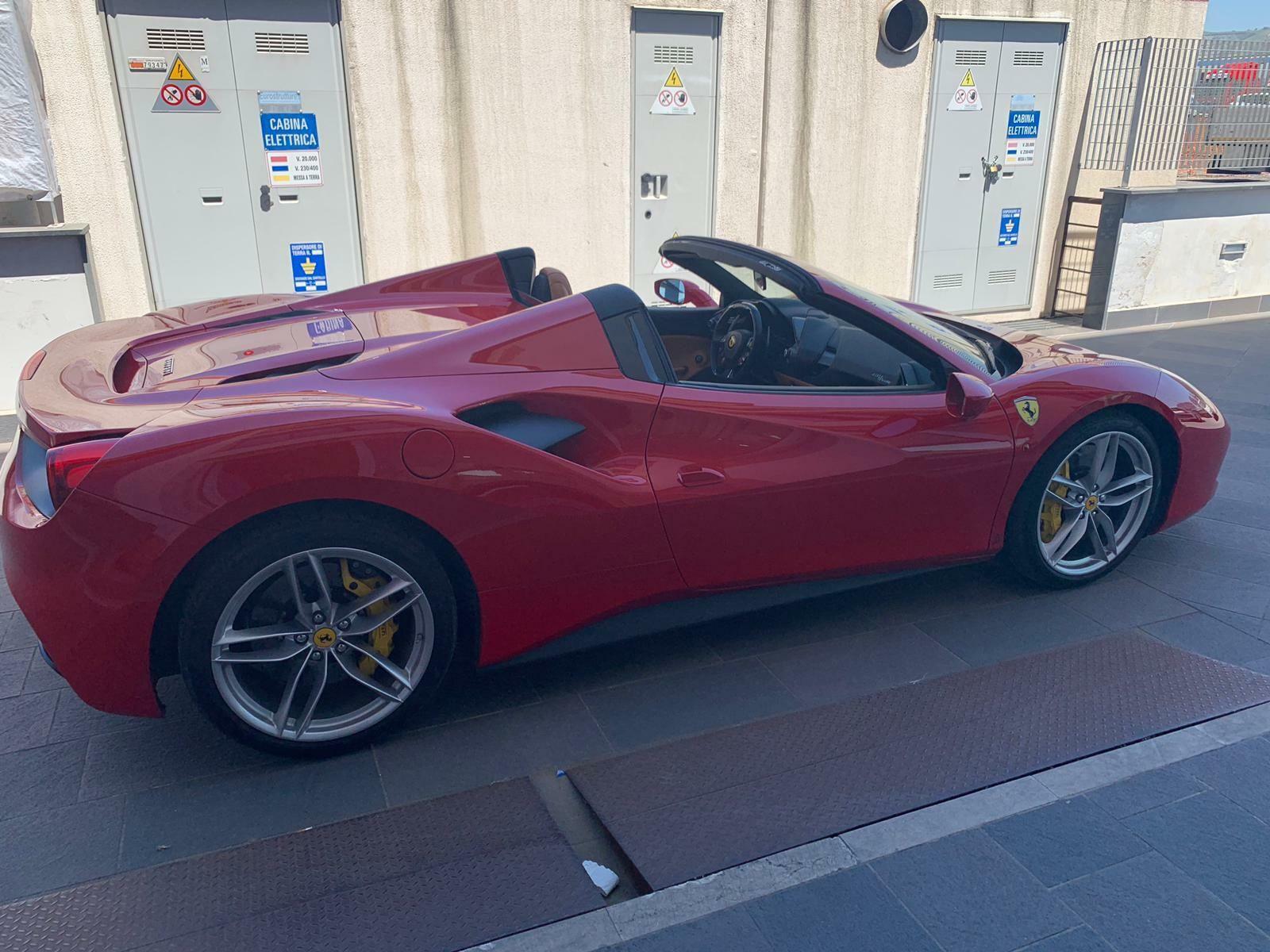 Ferrari 488 488 Spider Usata 25000 Km 190000 A
